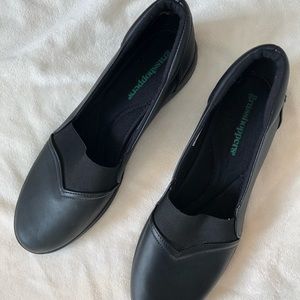 Grasshoppers black slip on shoes size 10 M New
